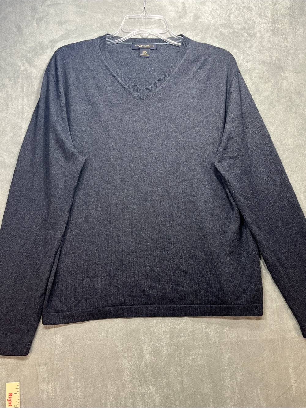 Banana Republic Silk Cashmere V Neck Sweater Men’s L Dark Navy